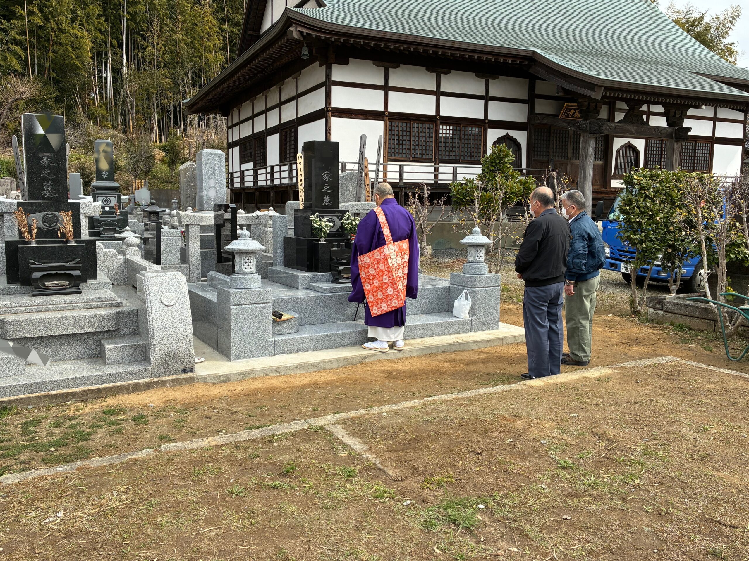 納骨式当日の立ち会い
